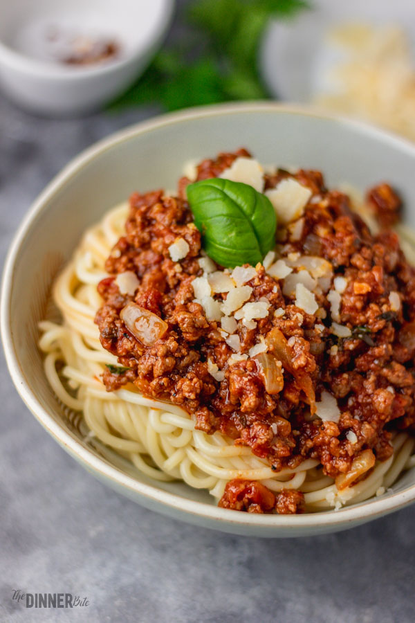 Quick Spaghetti Bolognese Recipe - The Dinner Bite