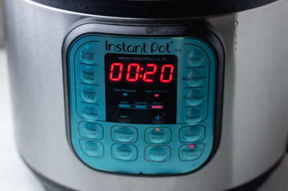 inatant pot showing timer.