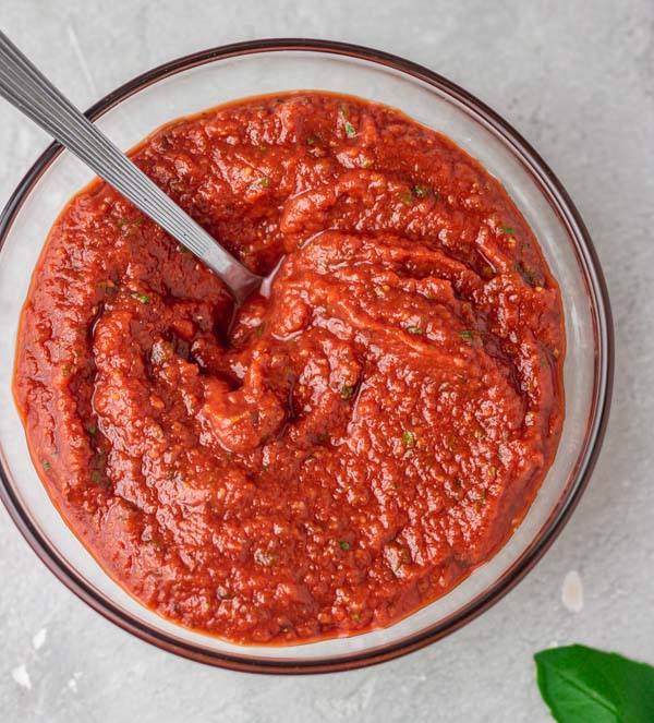 No Cook Homemade Pizza Sauce - Simply Whisked