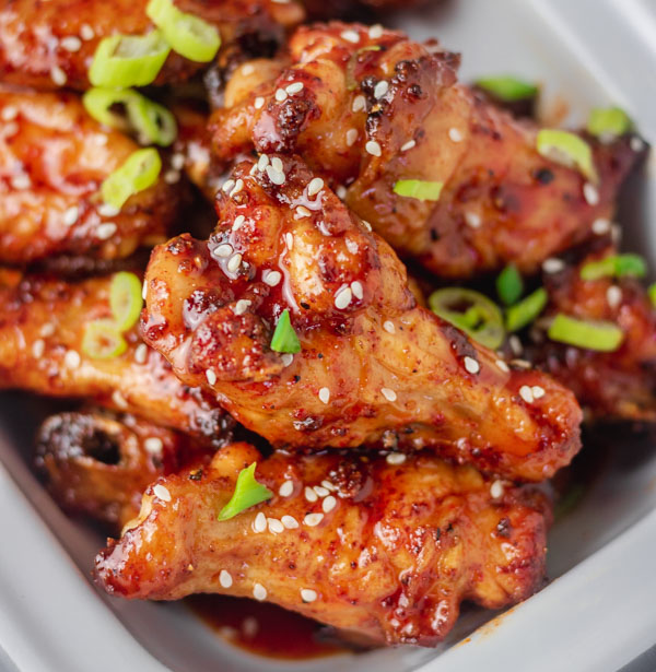 Honey Sriracha Chicken Wings Recipe - The Dinner Bite