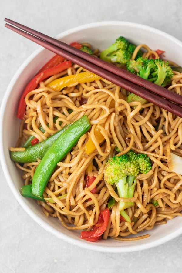 Vegetable Chow Mein Recipe - The Dinner Bite