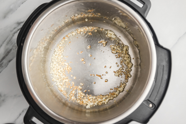 garlic sauteeing in instant pot.