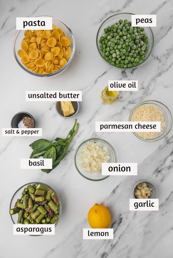 the ingredients needed to cook pasta with vegetables.